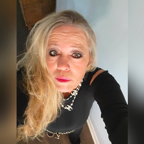 preloved luxury bags at the lowest price possible- payment plan friendly! - Picture 2 of 11